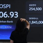【韓国】ブラックマンデーのコスピ、一時売買停止発動　約２カ月ぶり７０００割れ