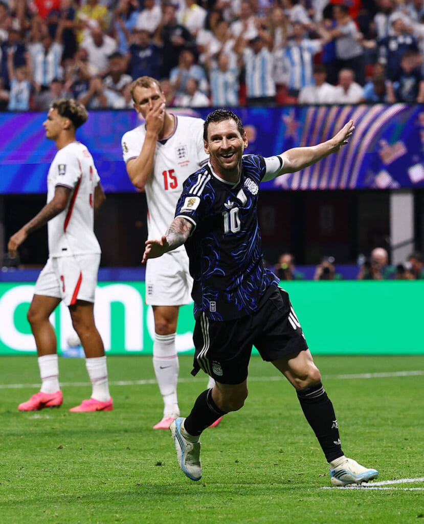 【Ｗ杯】アルゼンチンが激闘制し決勝へ…終盤の２得点でイングランドを逆転　メッシが右足で決勝点アシスト