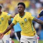 【サッカー】ブラジル代表・ヴィニシウスに批判相次ぐ　W杯敗退後に帰国せず、美人インフルエンサーとイビサ島で過ごす