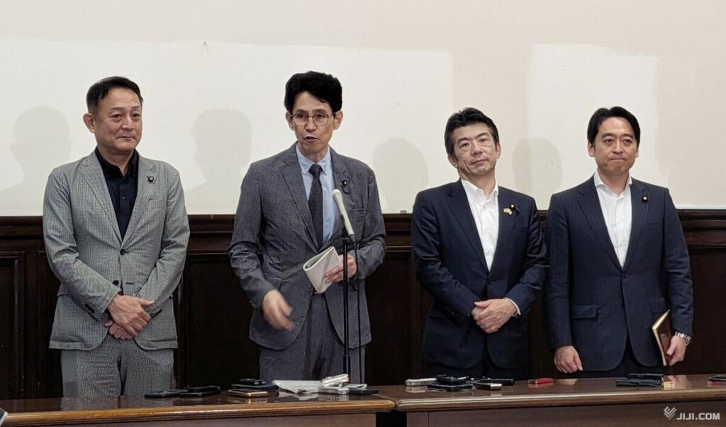 シナー猛「……などと意味不明な発言を繰り返しており」
