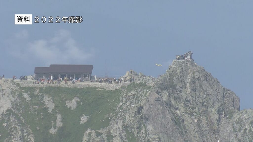 【雄山】山頂付近のライブカメラに「クマのような影が映っている」　一夜明け「社務所職員」と判明…立山町がHP等で報告　富山