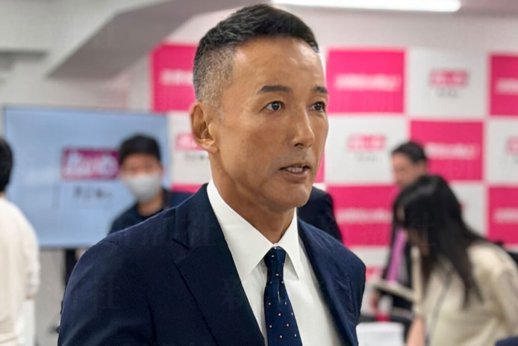 山本太郎、サーフィン帰りでシックスナインkmオーバーの5日後にもサーフィンを楽しんでいた