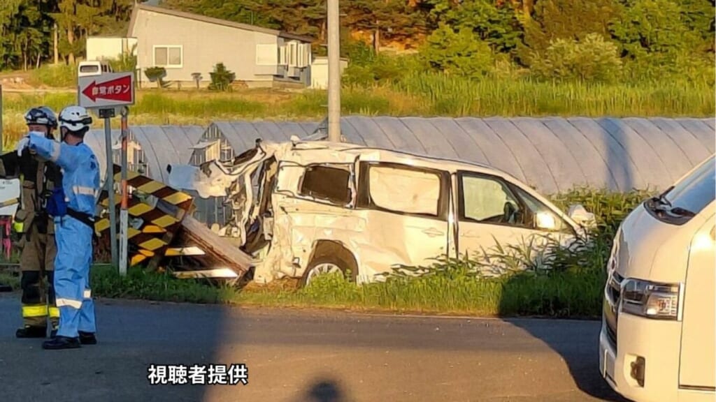 踏切で列車とレンタカーが衝突　レンタカーに乗っていた外国籍の5人がけがをして病院搬送　JR富良野線