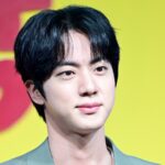 【悲報】BTSにキスした日本人女性（50代）、初公判に出廷せず延期に