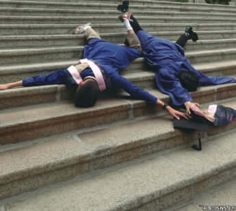 中国　鬱病の若者２８００万人