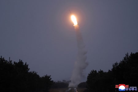 【時事通信】 北朝鮮、新型対空ミサイル初実験　日本海上で24日に