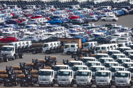 中・大型トラックに25%追加関税 日本50%に、バスは10%上乗せ―米政権