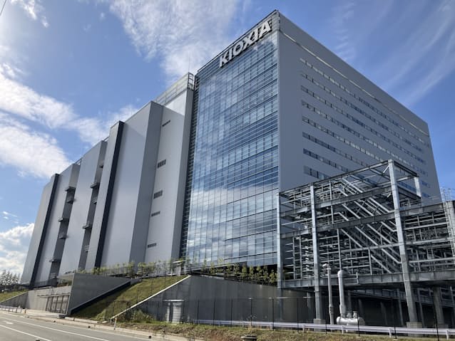 キオクシア、25年は断トツの株価7倍　26年もAI期待で株高継続か