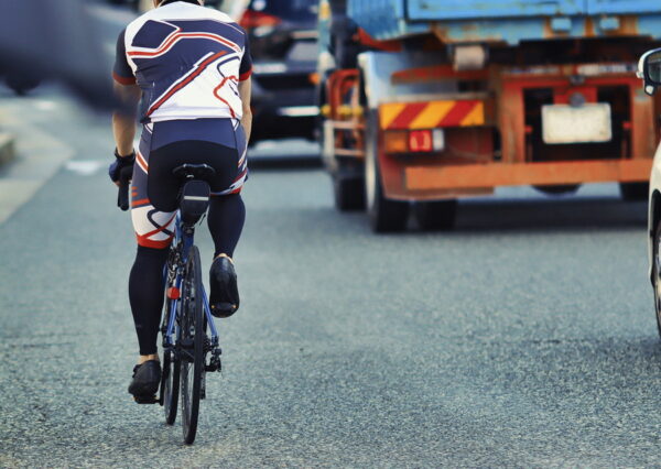 「結局どこを走ればいいんですか？自転車は」 26年度から「青切符」導入 弁護士「自覚と認識を」