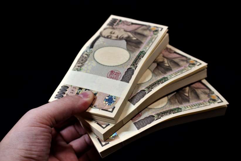 【鹿児島】 「なぜ金を振り込んでくれないのか」――窓口で怒る高齢女性。手にスマホ、260万円、面識ない振込先…副支店長は警察へ通報した