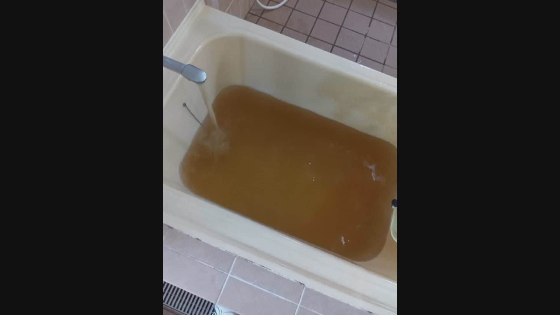 給食は乾パンとレトルトカレーに…三重県亀山市で水道管が濁る。約2700世帯に影響 ｢ご飯も作れない｣