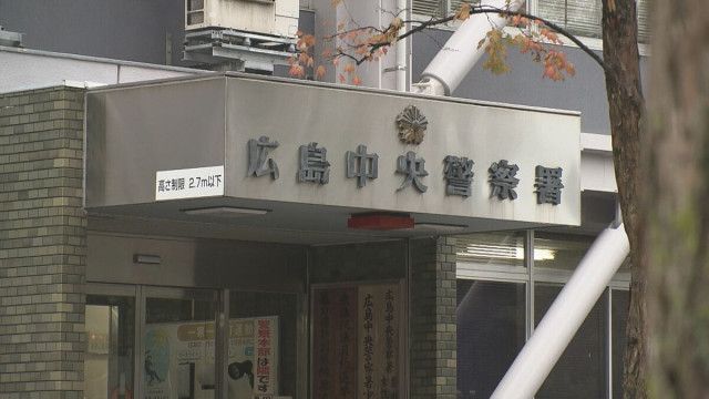 午前3時ごろ  盗んだバイクで無免許運転か　赤信号を無視して進入の交差点で車と衝突　少年(15)逮捕