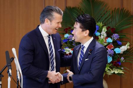 小泉氏が安保3文書改定を伝達 米国防長官と会談、防衛費増額も