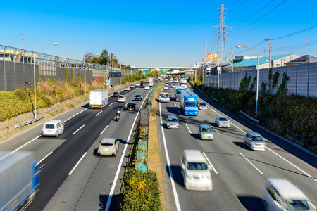 【あおり運転】「根絶」至らず　法改正後も3割超経験　保険会社調査