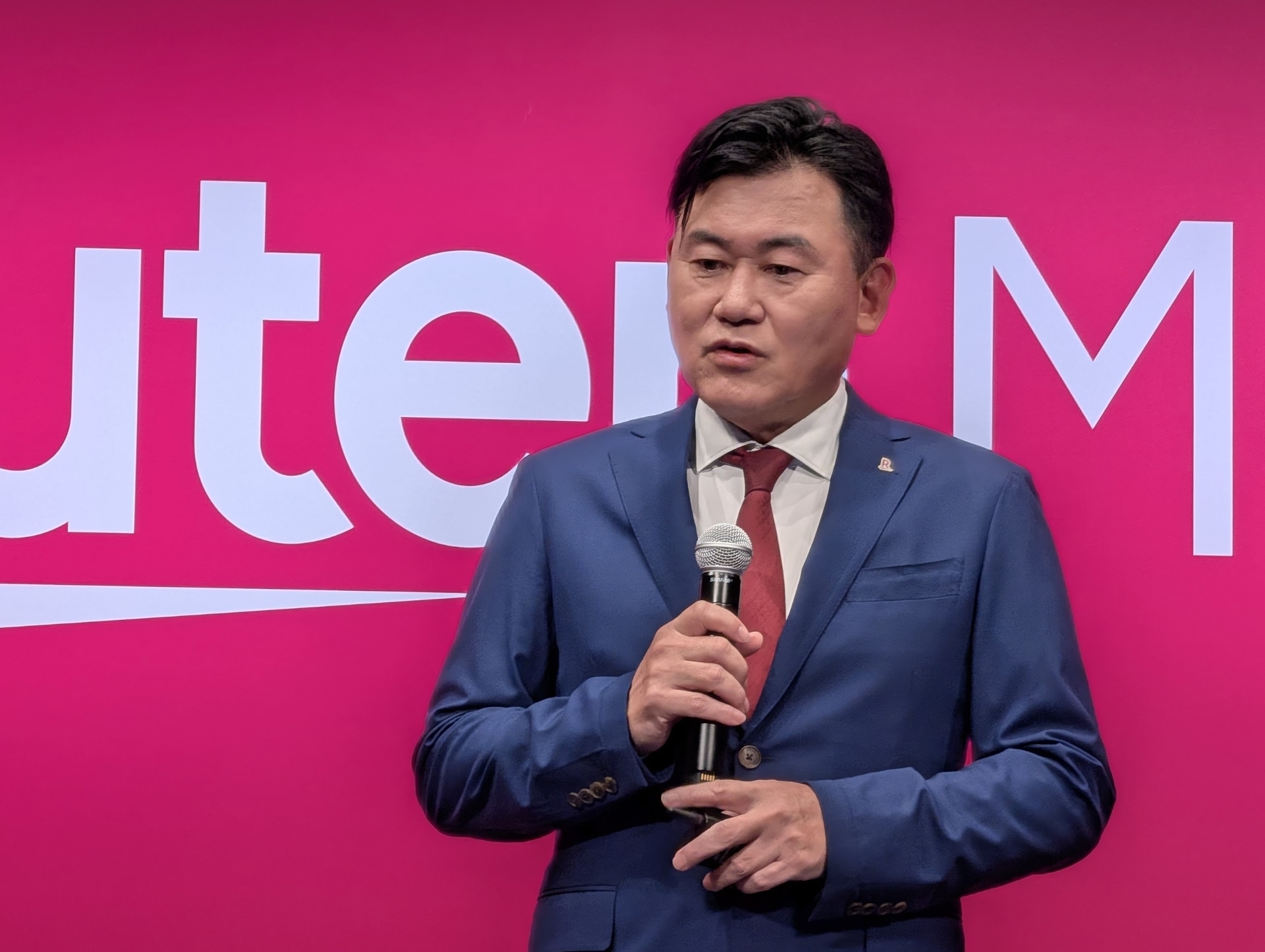 楽天モバイルの契約数、930万回線を突破ｷﾀ━━━━━━(ﾟ∀ﾟ)━━━━━━!!!!