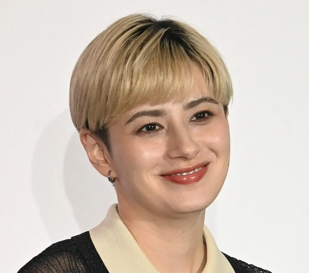 【芸能】ホラン千秋　37歳衝撃イメチェン　「HANA」メンバー目指すも「煉獄さんになってた」ネットも騒然