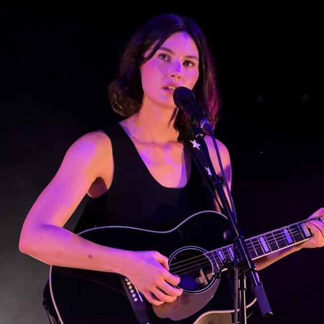 【芸能】美貌の米シンガーソングライターが新作映画で女優デビュー　父は大物監督でプロデューサー