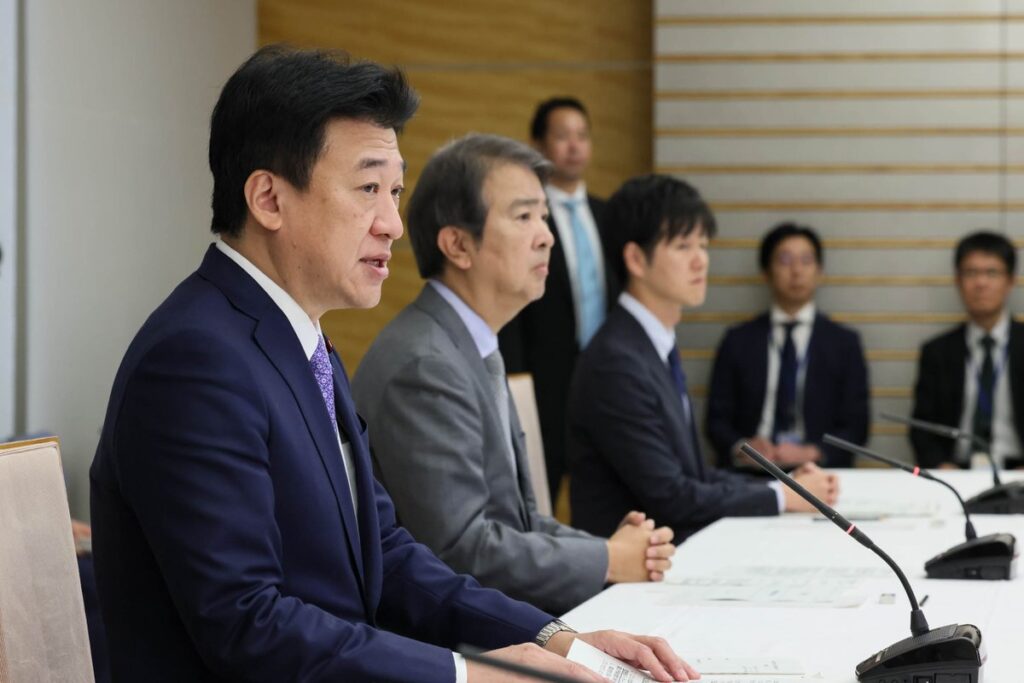 秋田市、クマ捕獲に報奨金　公務員ハンターも募集　報酬も現行の4千円から8千円に倍増