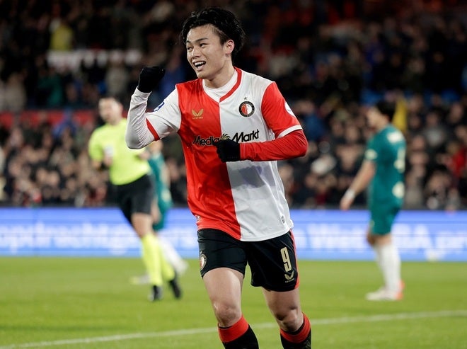 【サッカー】上田綺世が衝撃の4ゴール＆PK奪取の大暴れ！驚異のリーグ戦15戦18発、オランダの日本人最多得点記録を更新