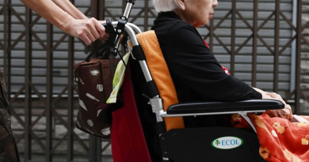 介護保険料40-120億円圧縮　2割負担拡大巡り厚労省4案