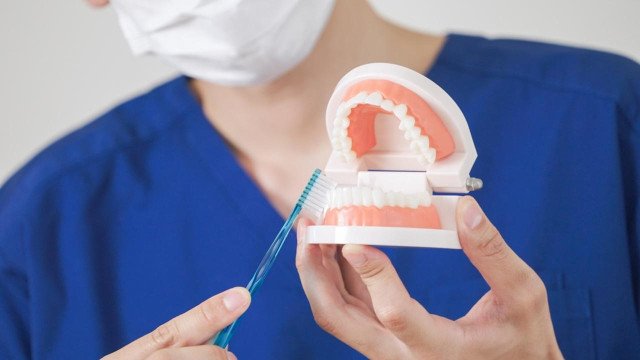 40代女性、歯科衛生士に不快感　「胸の上に治療器具を置くのはやめて欲しい」