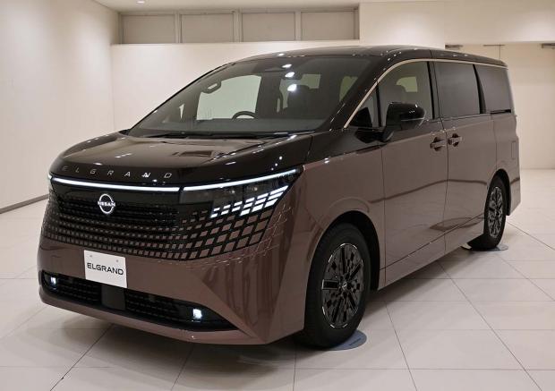 【くるま】日産、新型エルグランドを初公開 15年ぶりの全面刷新