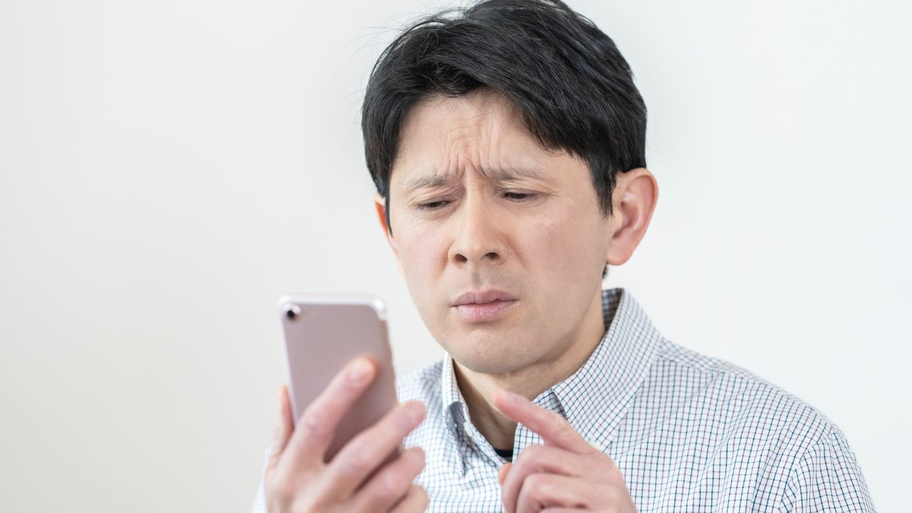 俺、人生の選択、間違えたのかな…〈月収45万円・44歳課長〉がSNSで知った「残酷な格差」「SNSで幸福度が下がる」