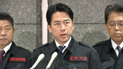 【青森沖地震】小泉防衛相「岩手駐屯地などからファスト・フォースが前進中」「海自八戸航空基地で約480人の避難受け入れ」