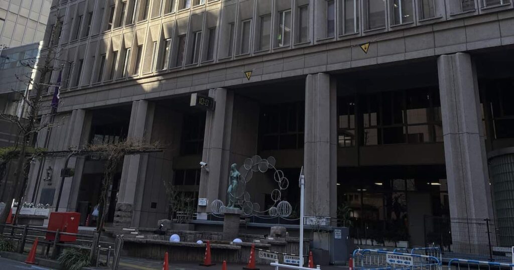 新宿区の管理職50人超が「しんぶん赤旗」購読解約、12月に　共産区議の勧誘断れずか – 産経