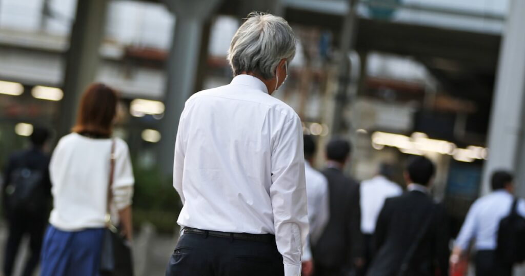 50代の早期退職、年収半減でも転職困難　｢ゼネラリスト｣偏重に課題も