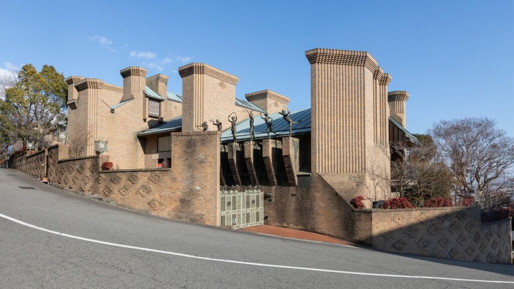 【六麓荘】町内会は入会金50万円、よそ者が歩けばすぐ通報…田園調布や松濤とは違う「日本で一番お金持ちが住む街」の掟