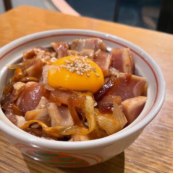 【朗報】今流行りの『生親子丼』、ガチでめっちゃ美味そうww