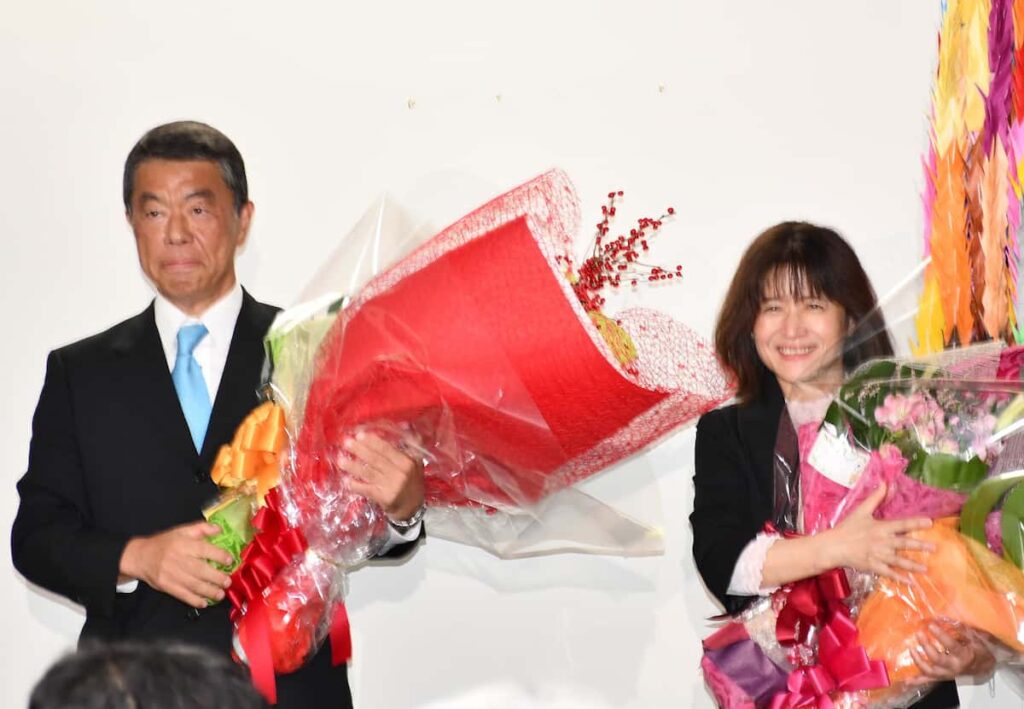 【宮城県知事選】「苦しかった」「参政党と戦っている感じもした」村井氏、宮城知事に6選もハンカチで涙