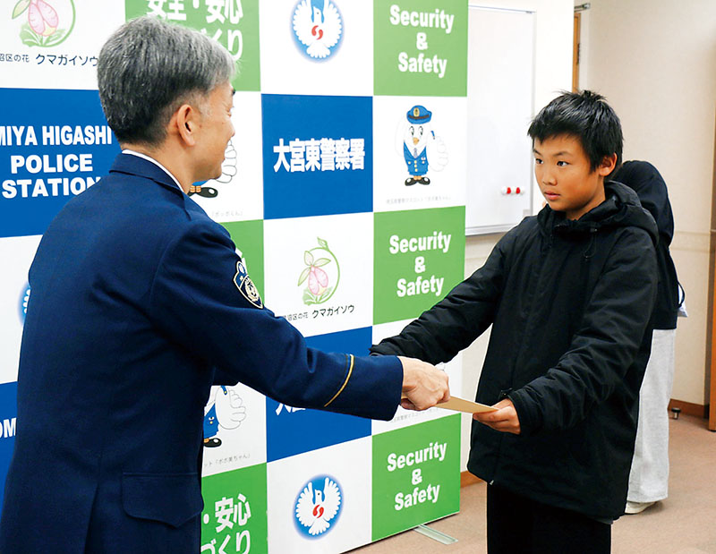 すごい！小6兄に追われた泥棒、力尽きて逮捕　「なに盗んでいるの」と声かけると男逃走　弟にランドセルを預けた兄、同級生の母らに通報を頼んで走る　警察「素晴らしい」　学校で称賛「どうやって捕まえたの」