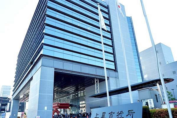 【埼玉】小6男児、学校で同級生から殴られ首を絞められ…保護者が動いて警察が介入　以前に他の保護者らがいじめを報告か　“いじめ重大事態”に認定も…