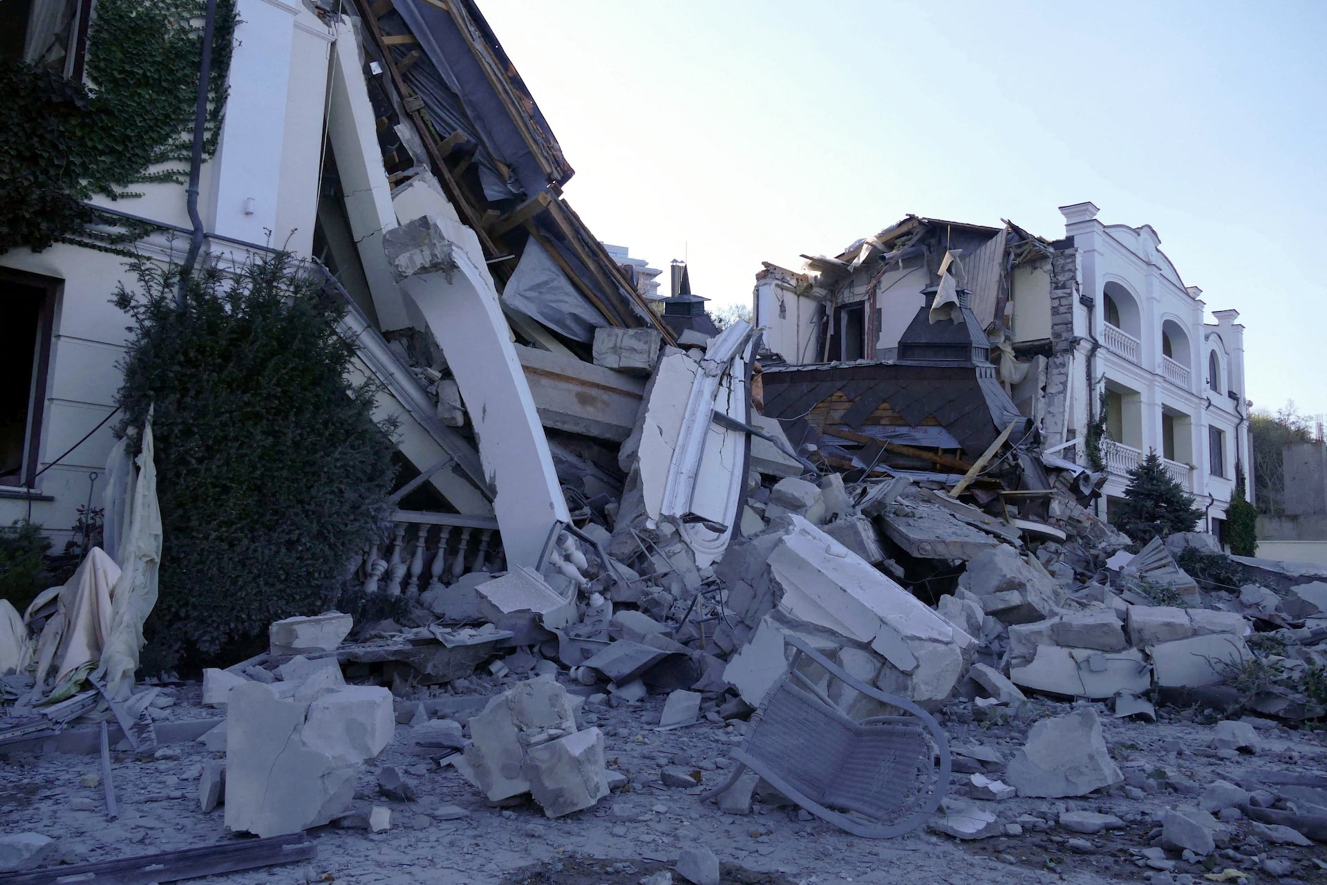 ゼレンスキー氏「和平案を国民投票に」　60日の停戦が条件　米報道