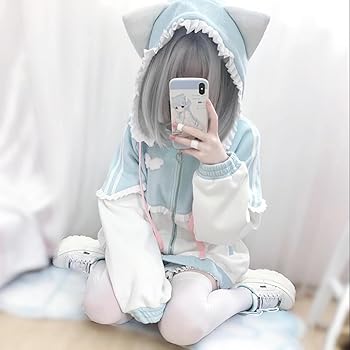 【🐻y━･~~】山形・路上でのクマ目撃情報、耳付きの服着た女性の可能性   縁石に座り喫煙