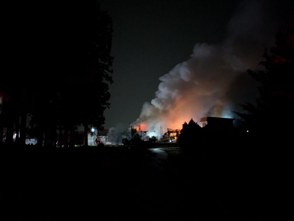 地震後「ストーブが倒れた」と通報　青森市の住宅全焼で65歳の男性が顔などにやけど