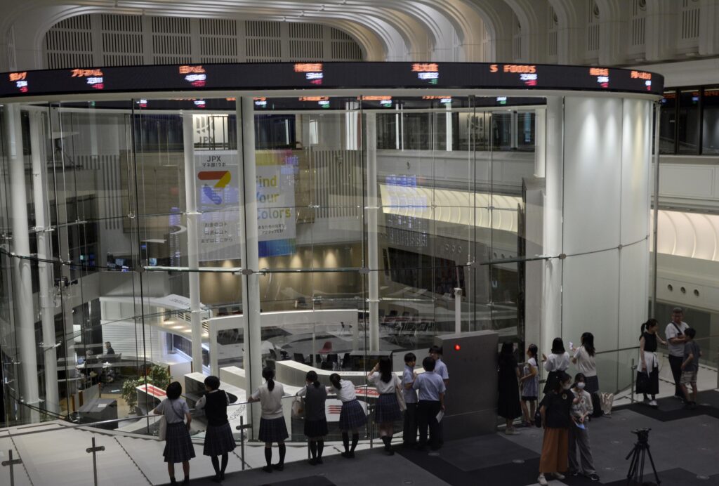 【速報】日経平均株価終値、658円高の4万9299円、東証株価指数(TOPIX)最高値更新、出来高は21億1270万株