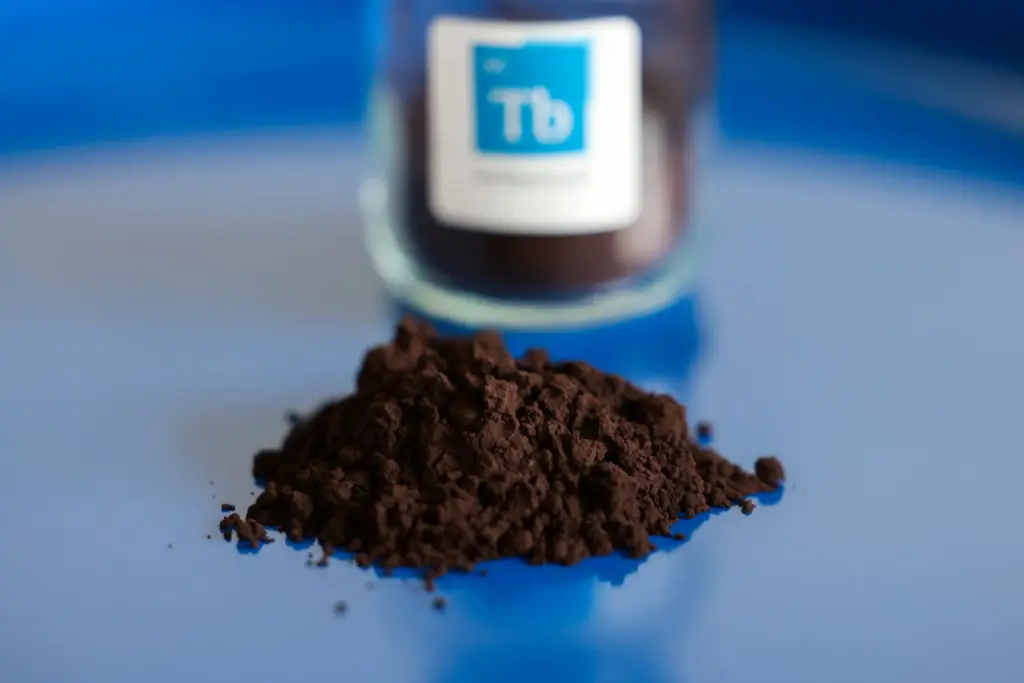 レアアース、車や風力発電などで活用－中国依存度は7割と今も高く