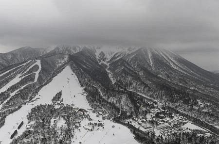 雪で8人下山できず「ホワイトアウト」と通報　、鳥取・大山