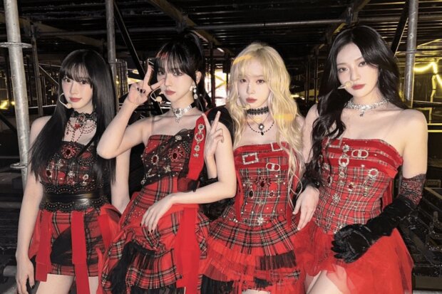 【戦後80年の紅白なのに】 K-POP『aespa』出場決定の裏でメンバーの“キノコ雲ランプ”投稿が再燃