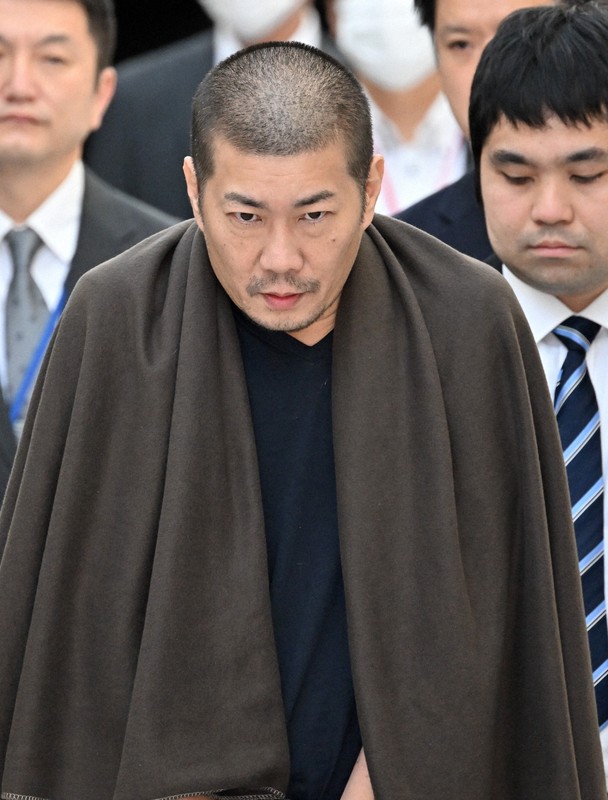 【画像】ドバイ逃亡トケマッチ社長、変わり果てた姿で逮捕！客から預かった時計をメルカリで売却