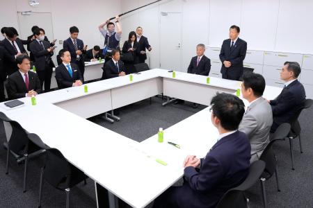 自民と維新、9条改正へ議論開始　連立合意通りの進展見通せず