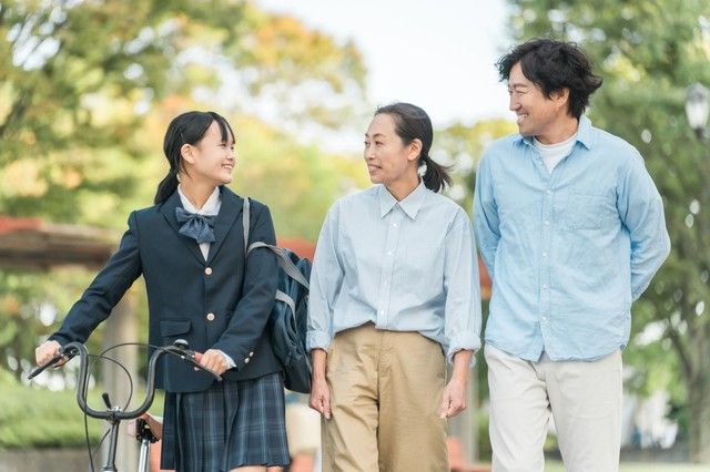 父親と母親を「パパ・ママ」と呼ぶ現役高校生が半数以上…意外に多かった呼び方とは！？