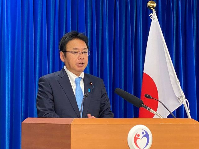 労働時間規制緩和など検討へ　初登庁の上野厚労相