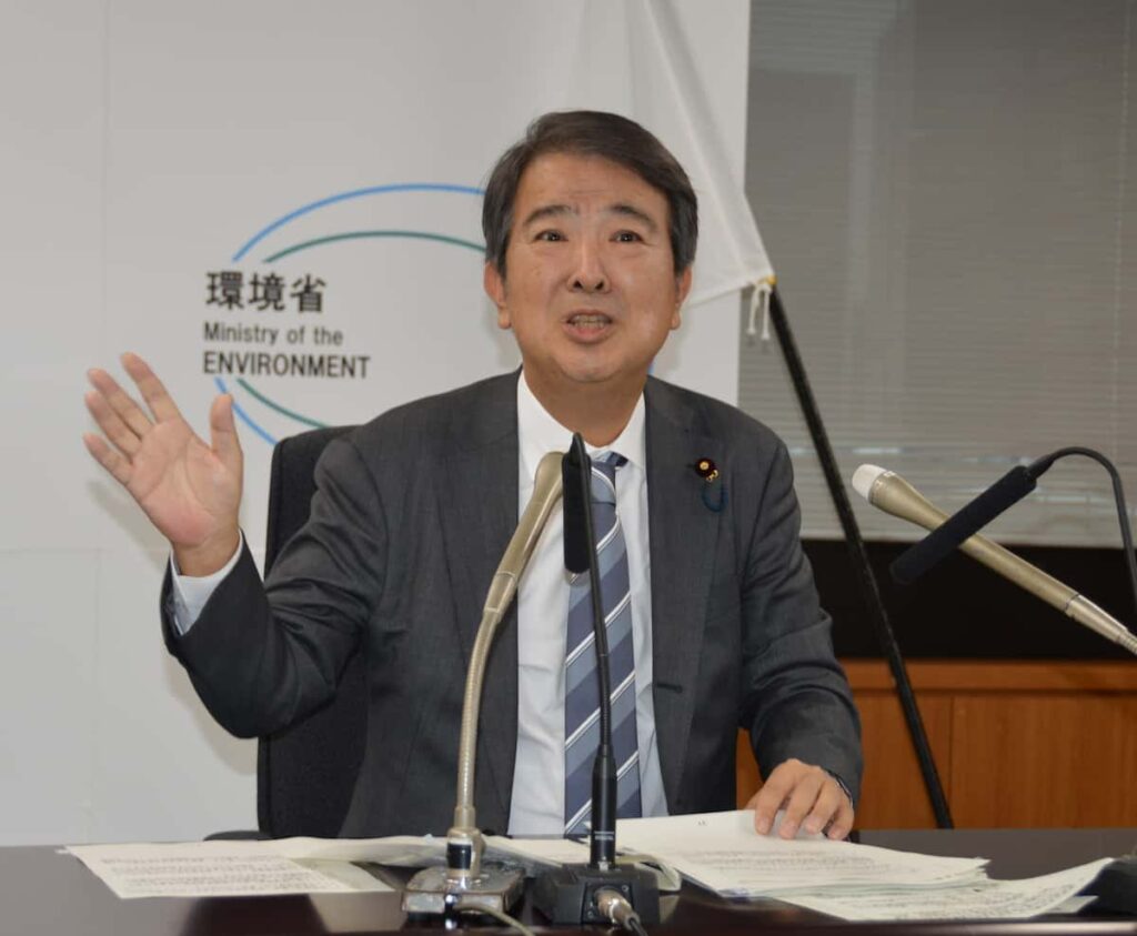 【政治】「悪い太陽光」は規制　石原環境相が就任会見、パネル敷設による自然破壊、土砂崩れを懸念