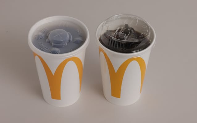 【経済】マクドナルド、紙ストローやめます→カップのフタに飲み口 ストローを使わずに飲めるように