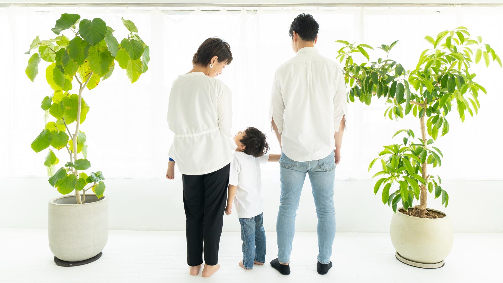 【少子化】ここ１０年で急激に進んだ「子どもを持てるかどうかの経済的階級制」どんどんしぼんでいく所得中間層以下