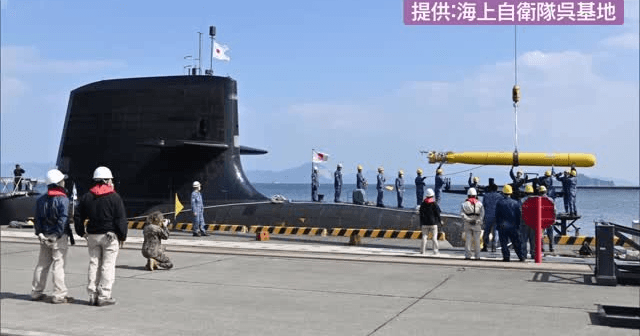 海上自衛隊呉基地所属の潜水艦　アメリカ軍岩国基地に初入港　有事想定し資機材の補給訓練実施